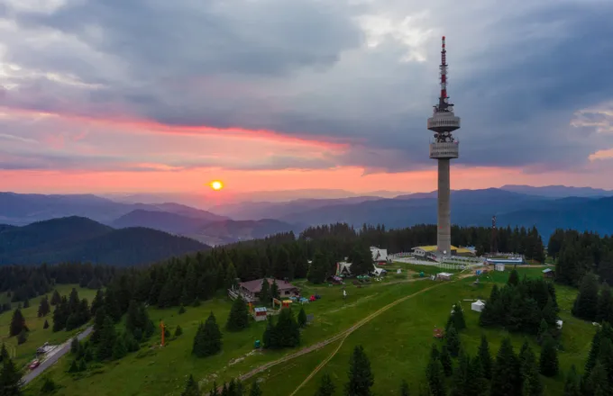 Връх Снежанка и телевизионната кула